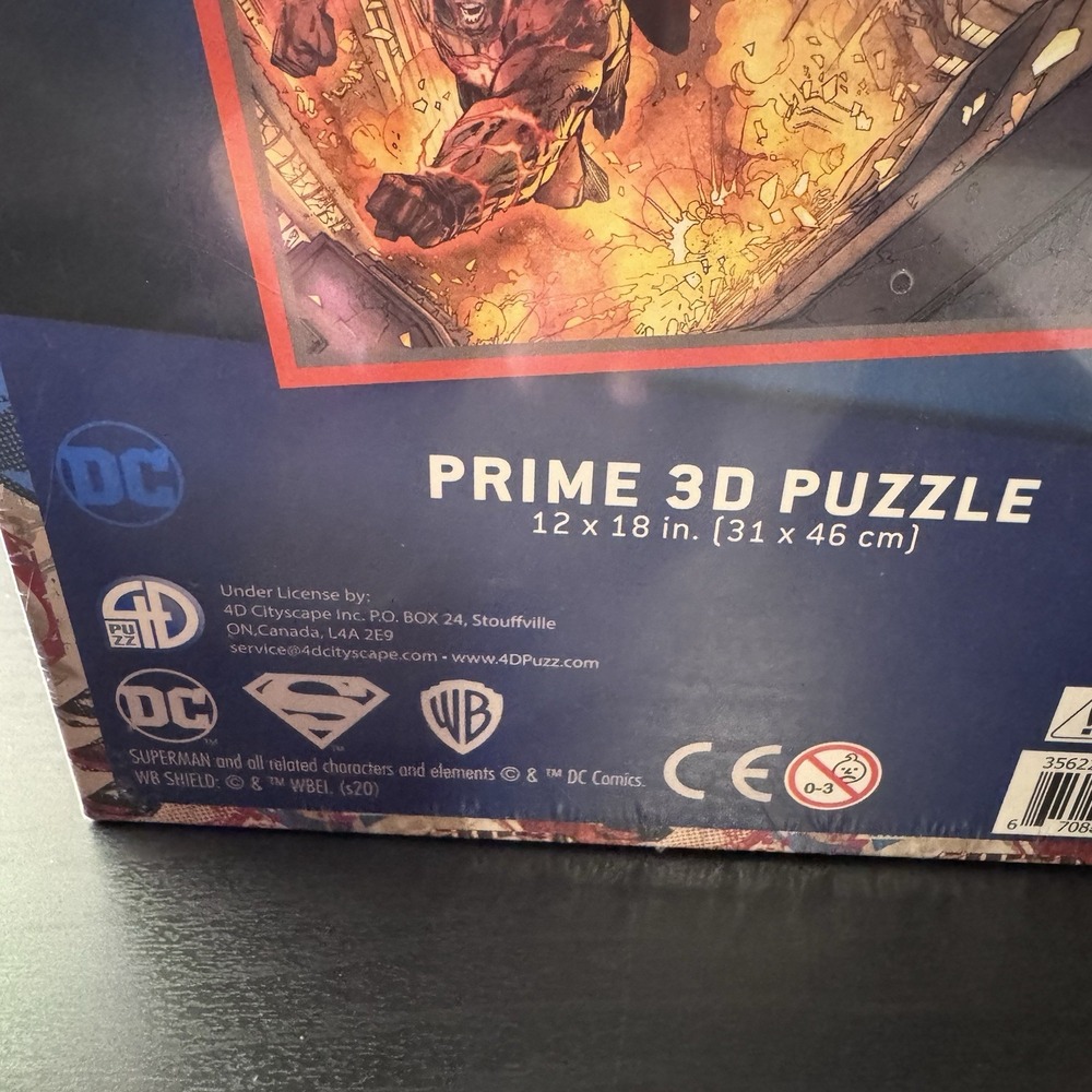 D.C. Comics Superman PRIME3D 12"x18" 300pc Puzzle in 3D Book Shaped Tin New - Picture 5 of 7